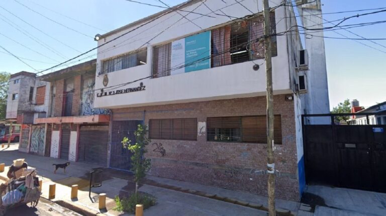 la-victima-y-el-hijo-del-agresor-son-companeros-en-un-colegio-en-moreno-foto-google-street-view-4XFPHTYJUJBKHLJ3NFGSIQBIDE