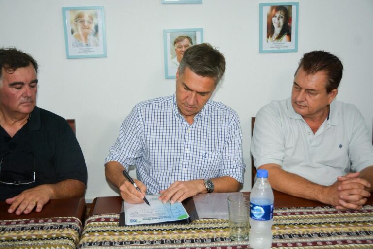 1000106012-69360aa2f17a6349477794